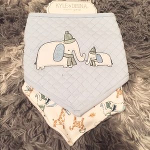 Newborn Animal Baby Bibs 2-pack